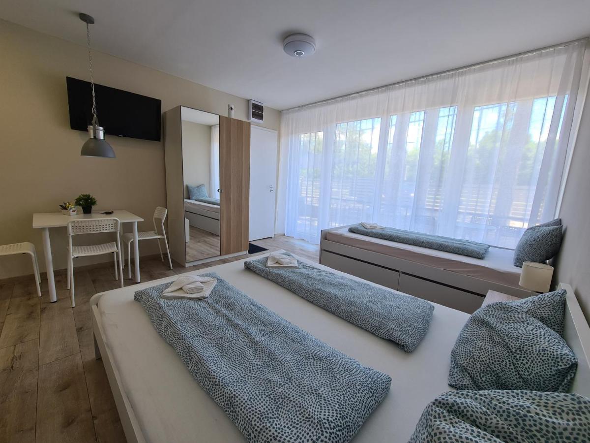 Appartamento Öt Fenyő Apartmanház Siófok Esterno foto