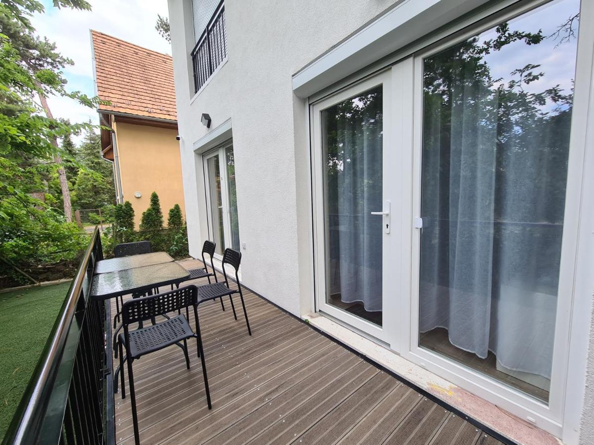 Öt Fenyő Apartmanház Siófok Esterno foto