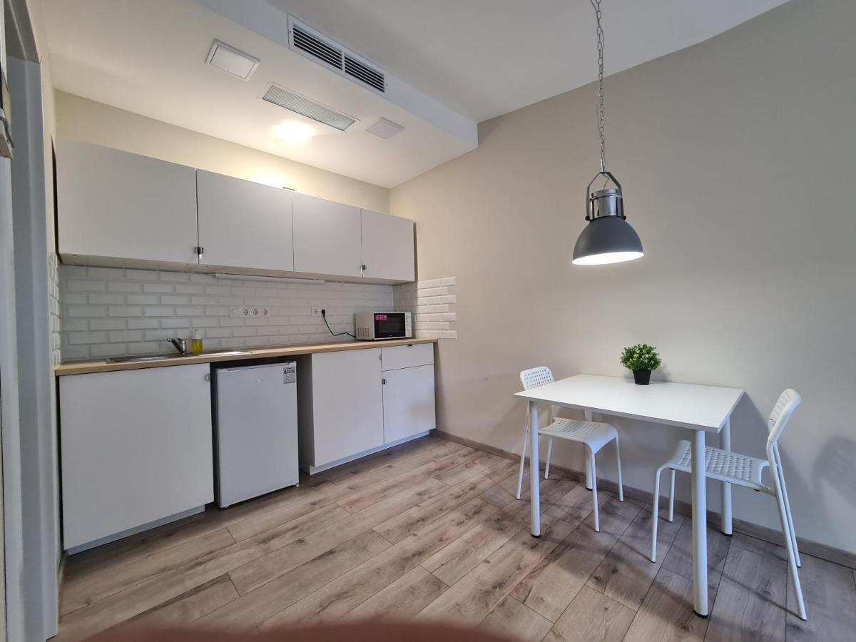 Öt Fenyő Apartmanház Siófok Esterno foto