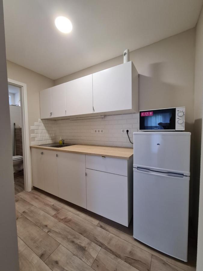 Öt Fenyő Apartmanház Siófok Esterno foto