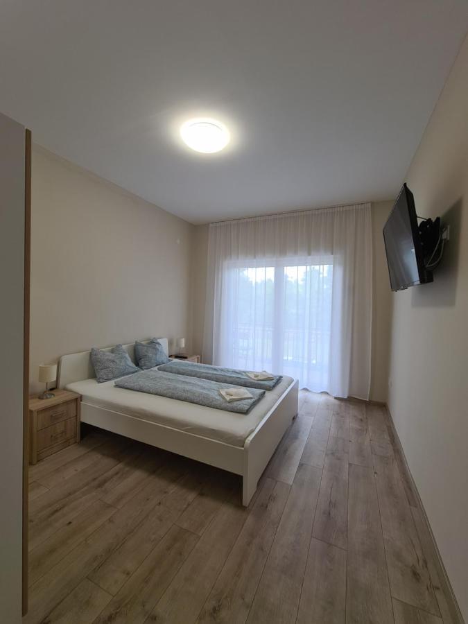 Appartamento Öt Fenyő Apartmanház Siófok Esterno foto