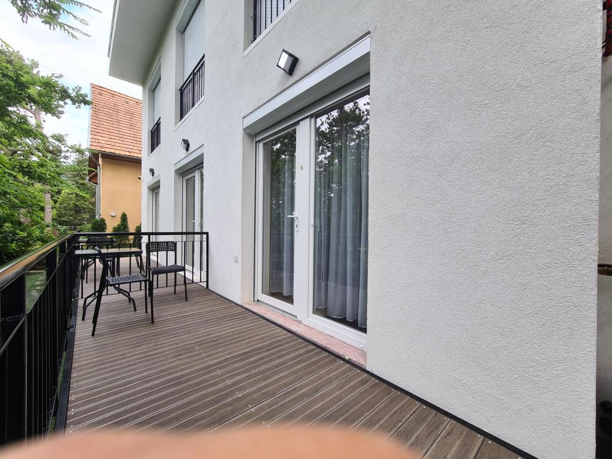 Öt Fenyő Apartmanház Siófok Esterno foto