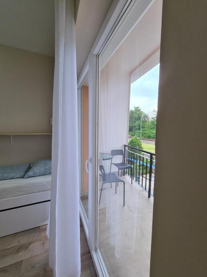 Öt Fenyő Apartmanház Siófok Esterno foto