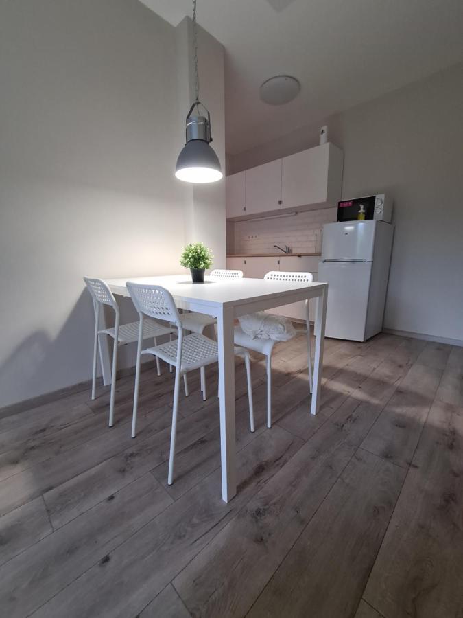 Appartamento Öt Fenyő Apartmanház Siófok Esterno foto