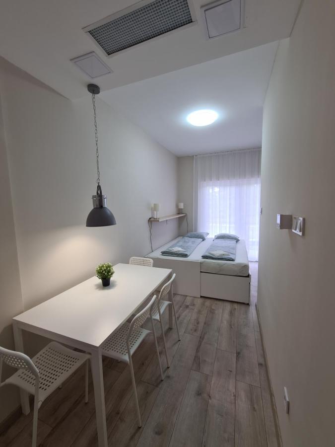 Öt Fenyő Apartmanház Siófok Esterno foto